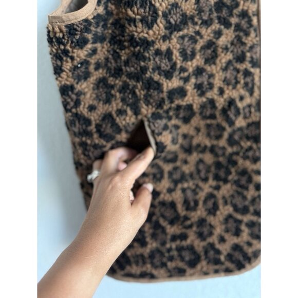 Vanilla Bay Women’s Animal Print‎ Sherpa Sleeveless Full Zip Lined Vest Size 1X - Picture 3 of 9